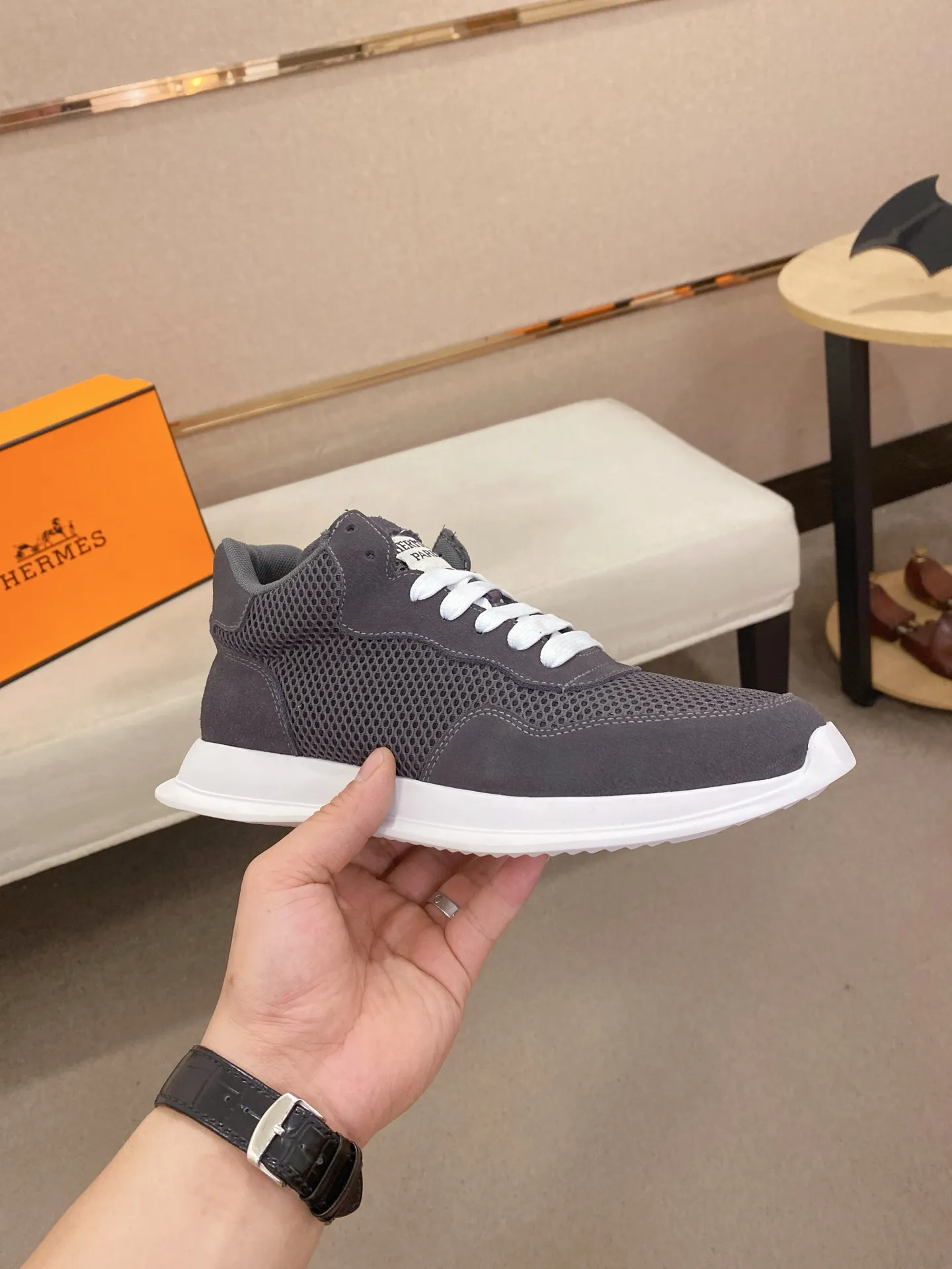 Men's clothing and shoes💰: 420💰《HERMES》【Classic Original Version】Hermès; Top 🔝 Purchasing Agency 🔍🔍Latest 🇺🇸Sold simultaneously at counters, original imported from Italy ▲▲ suede cowhide Equipped with breathable mesh ▲▲Exquisite workmanship (breathable mesh imported from Italy) sole: original sole provided by the original factory, ⚠️exclusive double-layer activity·TPR·rubber·combined molded outsole; Code number: 38-44
